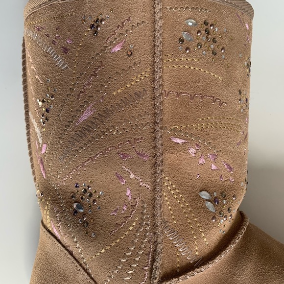 UGG Classic Gold Short Burst Boot - Picture 6 of 13